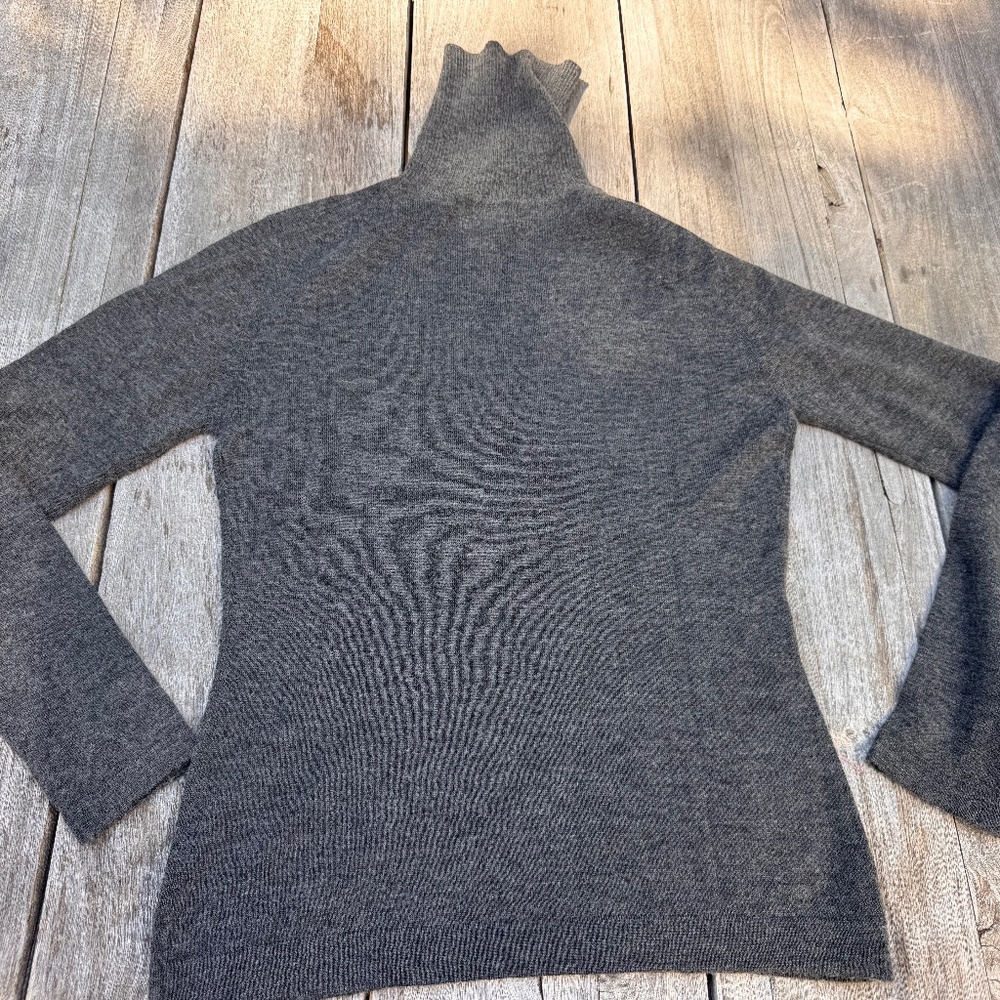 100% Cashmere- Don Rakow Turtleneck Sweater - Size S
